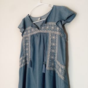 Old Navy Embroidered Shift Dress